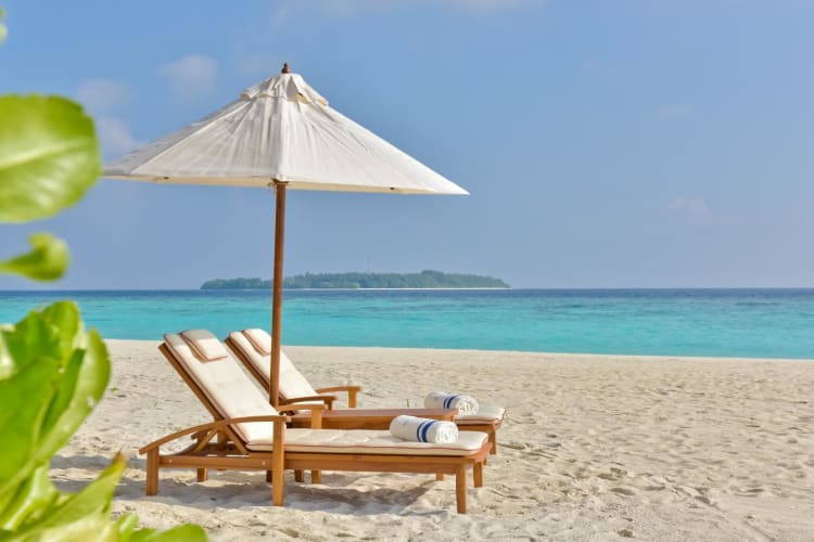 Milaidhoo beach beds
